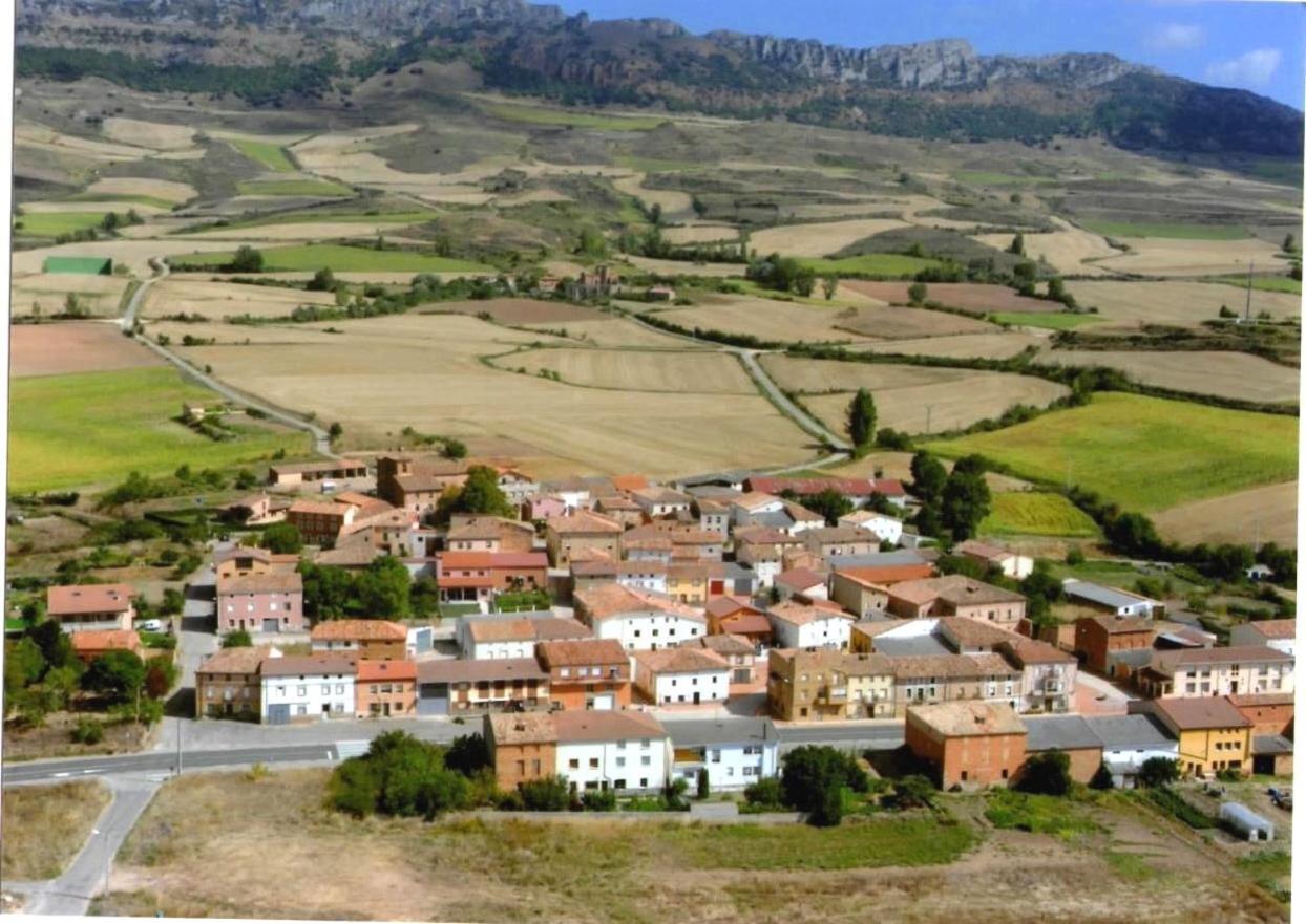 El Establo,Casa Rural Busto de Bureba Exteriör bild